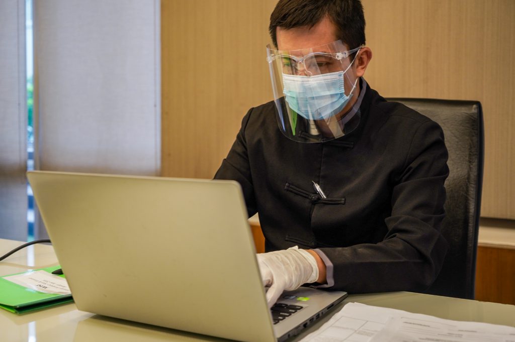 Read more about the article How to Pursue a Career in Hospitality During a Pandemic